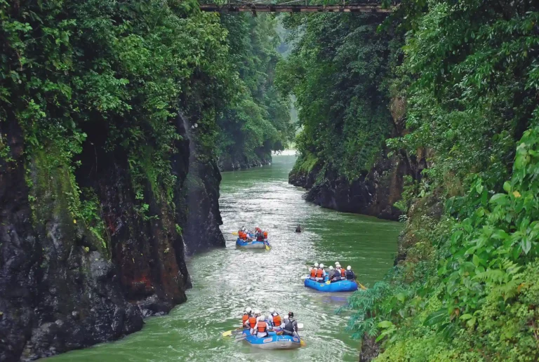 Pacuare Lodge kajak rafting, forsränning