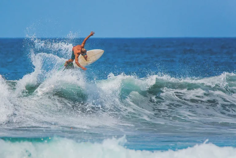 Surf surfing